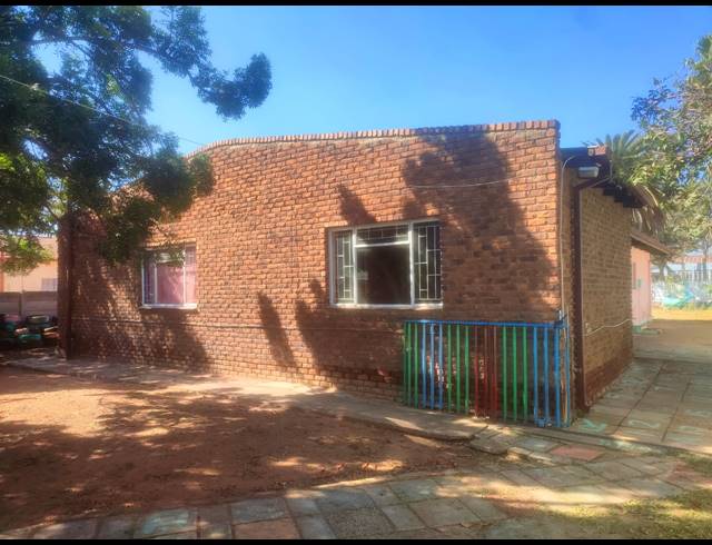 6 BEDROOM HOUSE FOR SALE IN ANNADALE